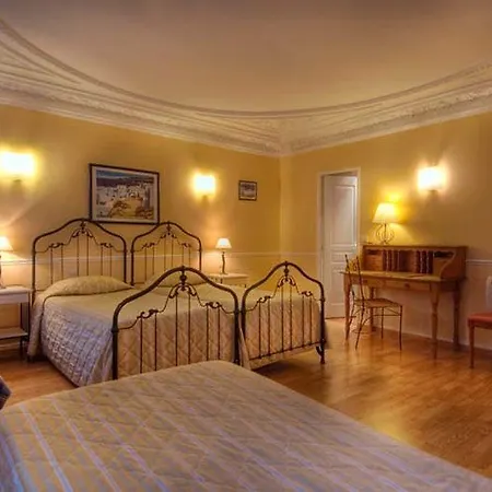 Claude Bernard Saint-germain Hotel 3*