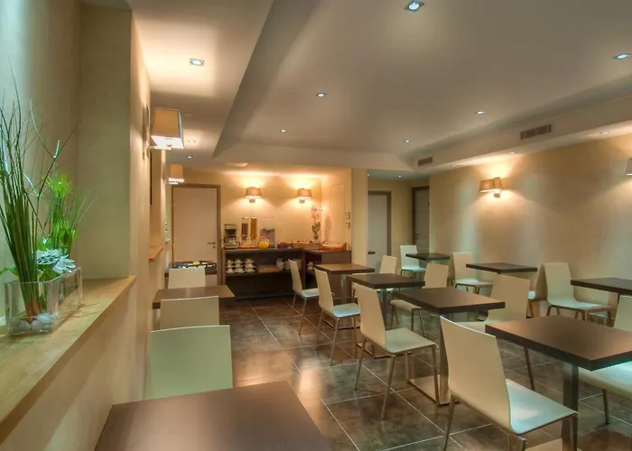 Claude Bernard Saint-germain Hotel 3*